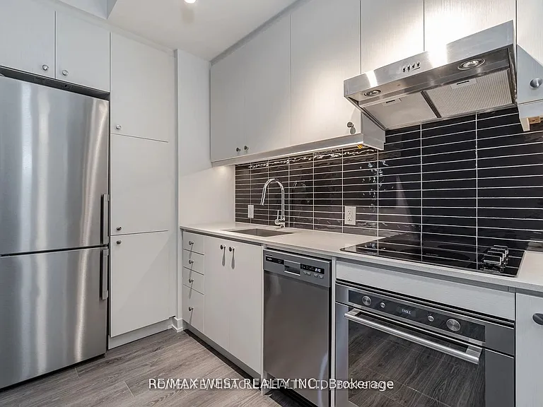 9 Tecumseth St #401 — Photo 7