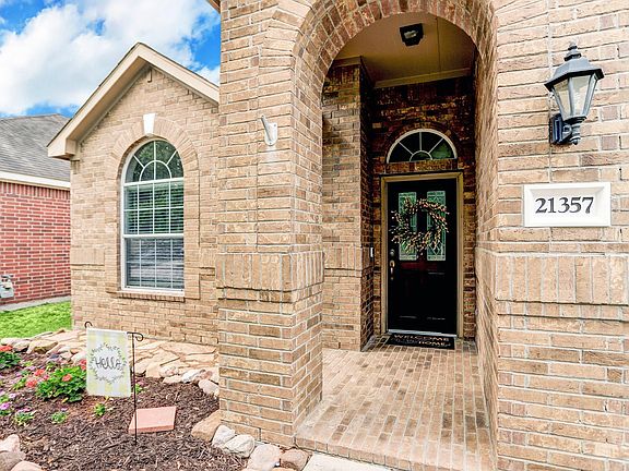 2nd image of 21357 Thurston Crossing Dr