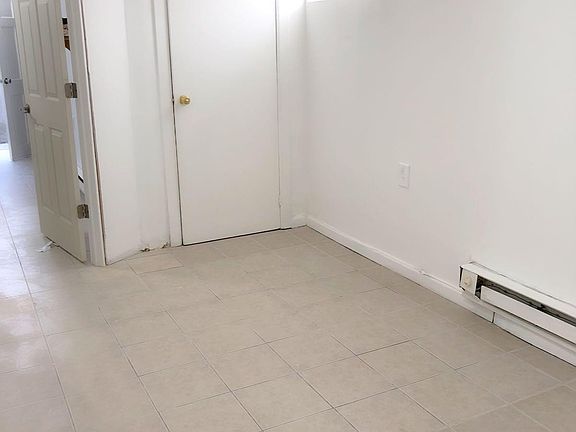 3rd image of 219 Targee St