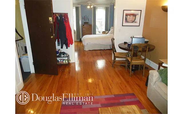Rented by Douglas Elliman | media 19