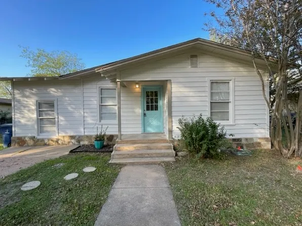 1439 Avenue A, Graham, TX 76450