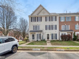 42847 Pilgrim Sq, Chantilly, VA 20152