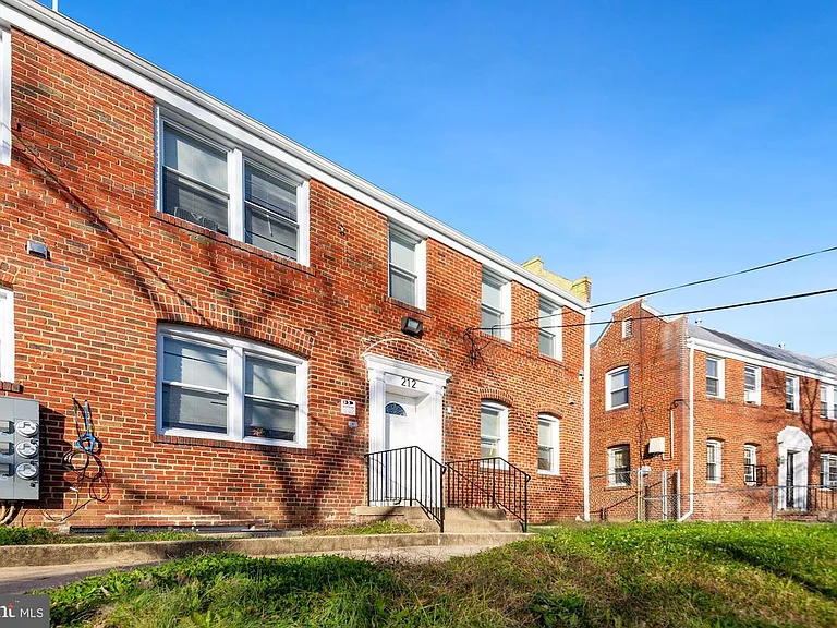 212 Orange St SE #2 — Photo 1