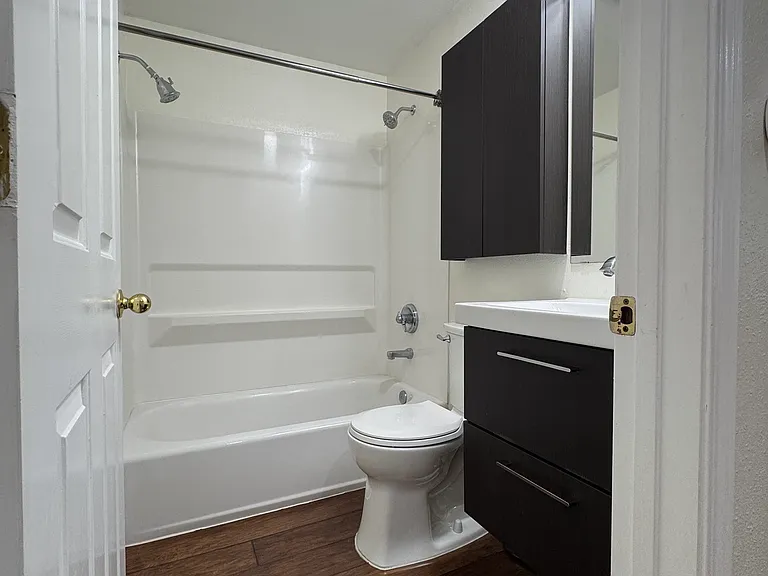 2180 Maplewood Dr S — Photo 18