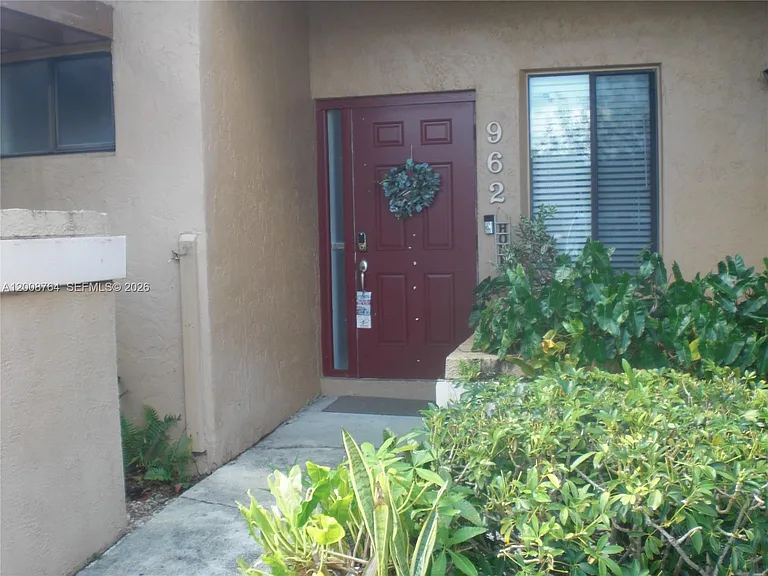 962 NW 79th Ter — Photo 16