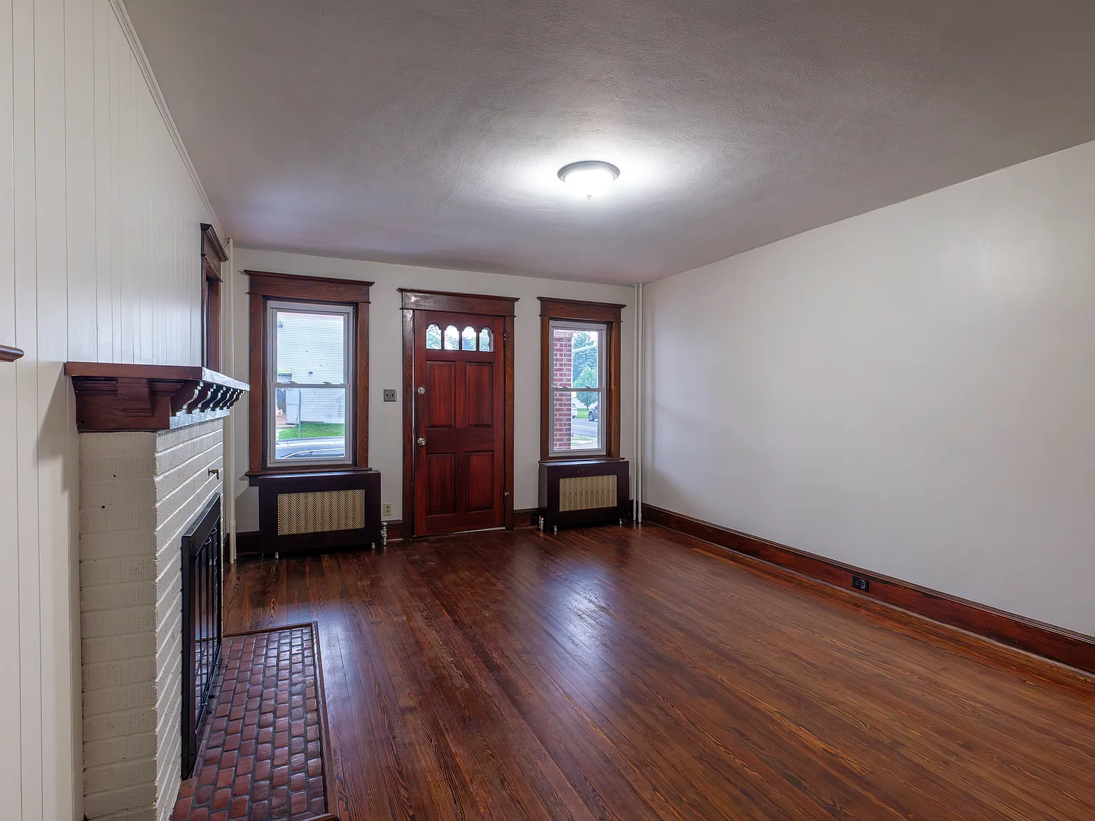 3 bed, 1584 sqft, $2,850 — Photo 2