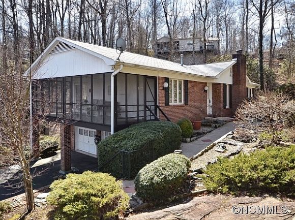 1st image of 907 Rainbow Ln