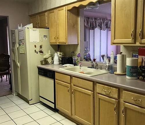 4th image of 4251 E Catalina Ave