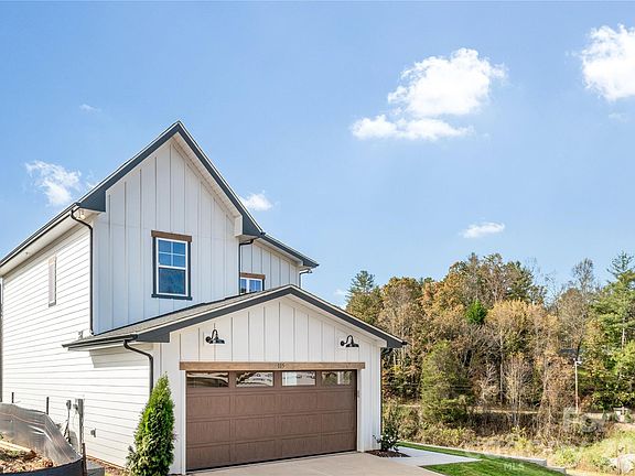 3rd image of 115 Chapel Crossing Ln #2