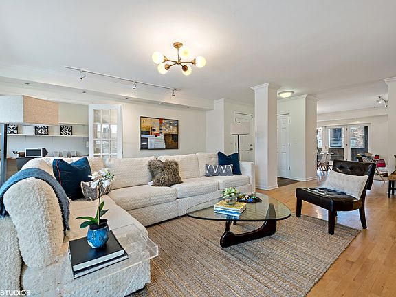 3rd image of 743 W Buckingham Pl #2