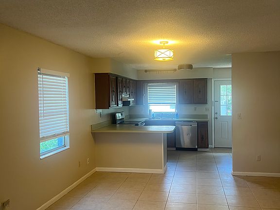 4th image of 3710 Bluff Ln #A