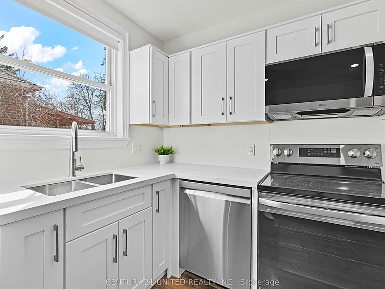 661 Rubidge St — Photo 6