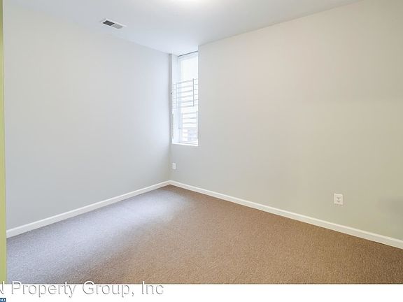 2nd image of 2261 N Park Ave