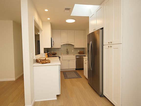 5th image of 62 Lincoln Dr NW
