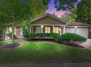 1767 Edgebriar Ln, Saint Louis, MO