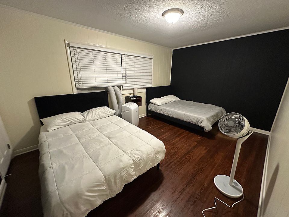 1st image of 115 Diggs Dr