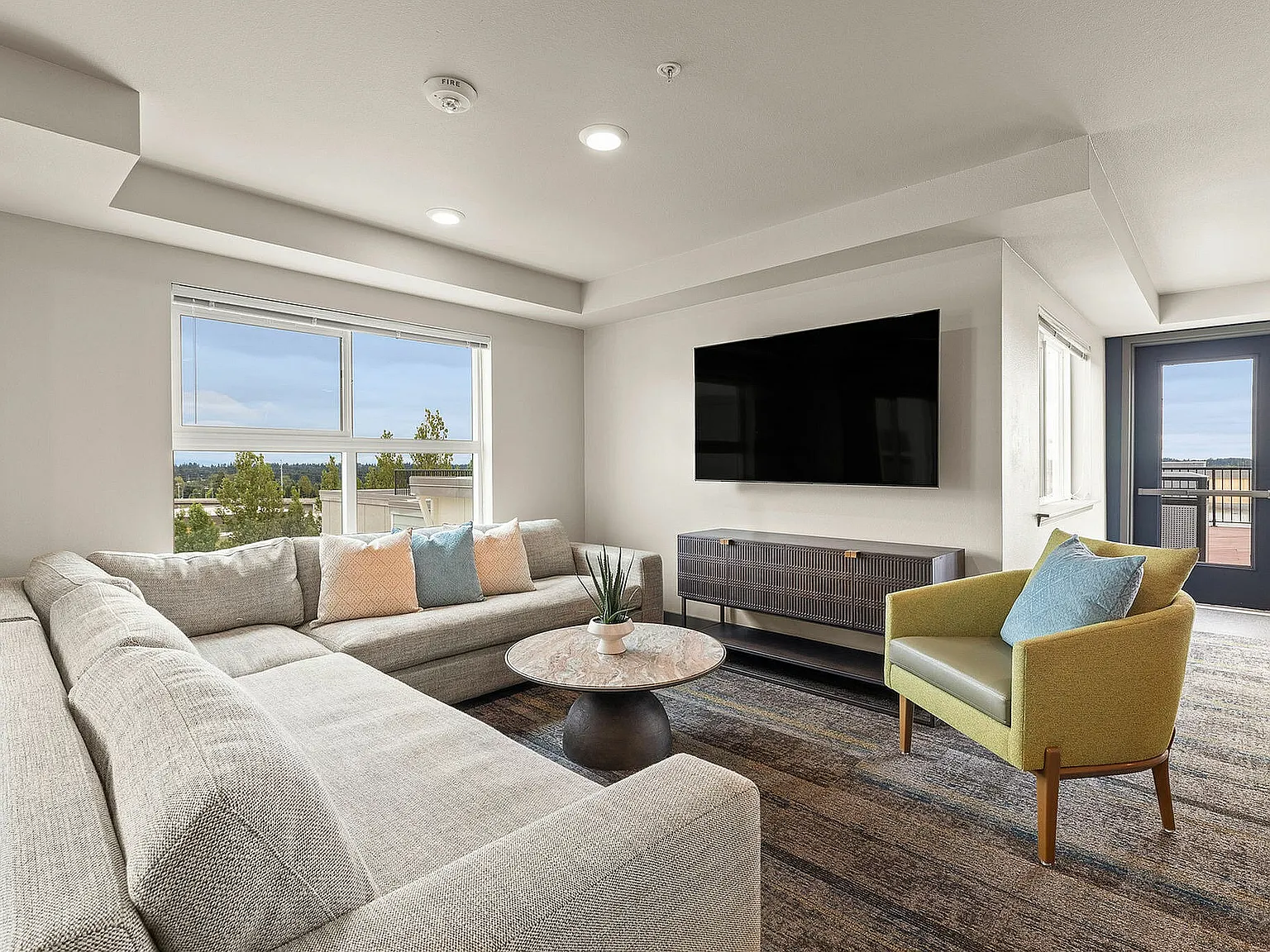 Destinations Lynnwood 61+ Apartment Homes — Photo 3