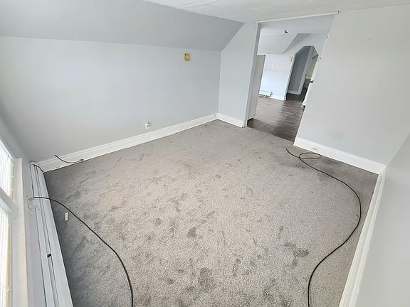 5th image of 90 Clover Pl Floor 2