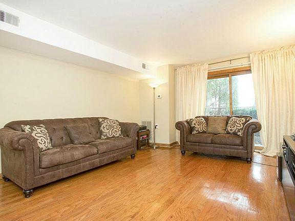 5th image of 181 Buttrick Ave APT 1B