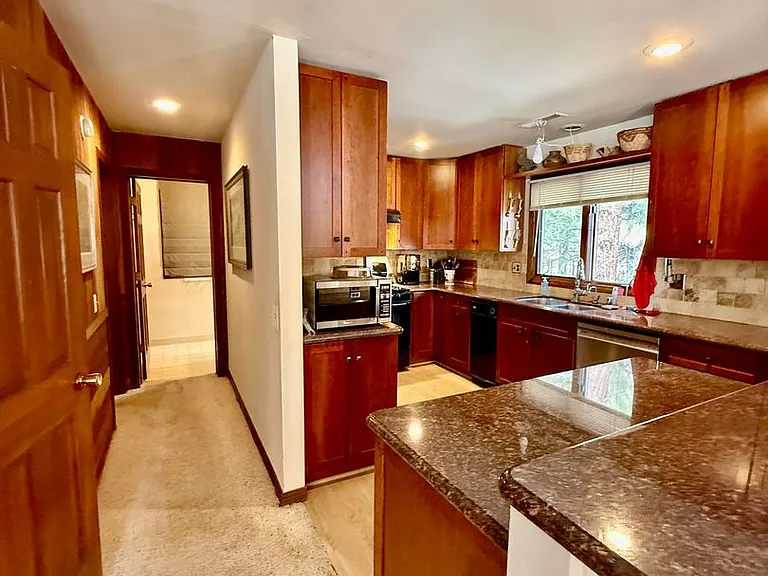 406 Monterey Pl — Photo 14