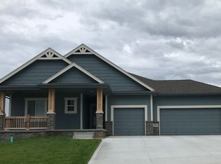 11009 Cove Hollow Dr, Papillion, NE 68046