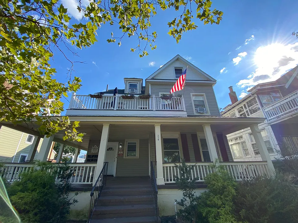 310 8th Ave