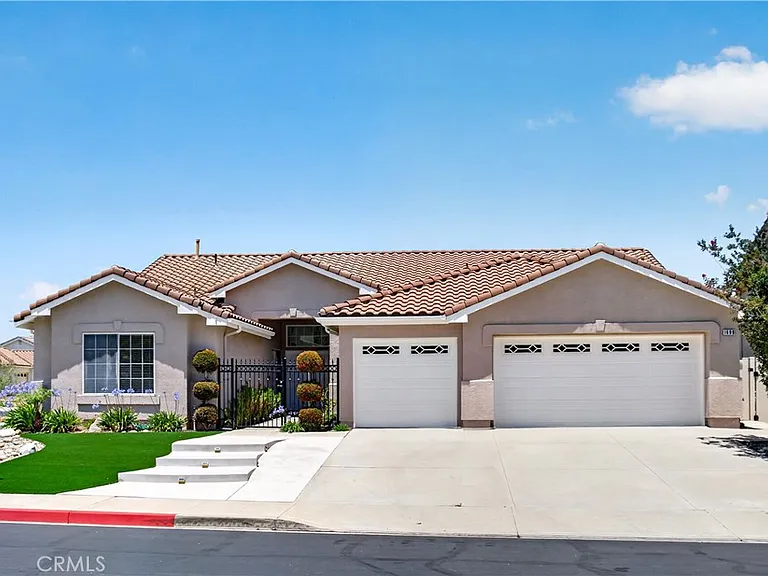 1699 Ramona Dr — Photo 3