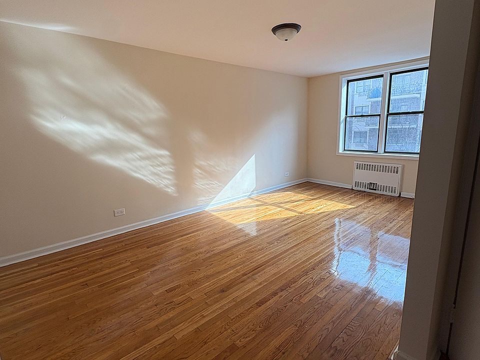 1st image of 139-65 Pershing Cres #A