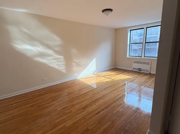 139-65 Pershing Crescent image 1 of 5