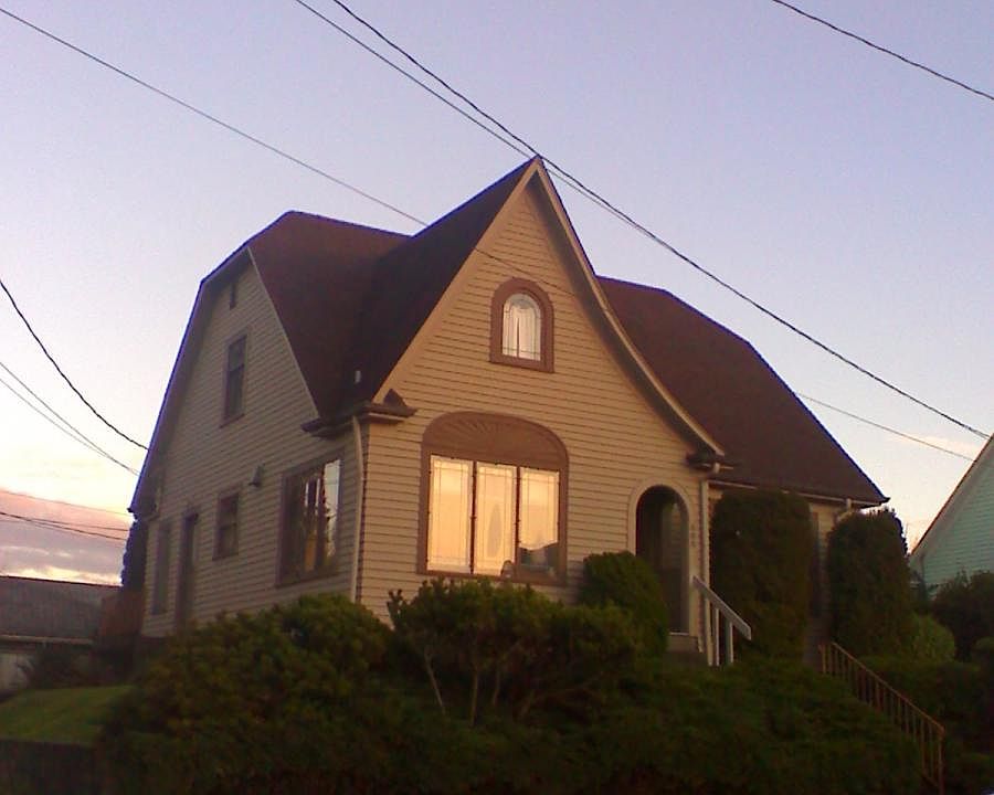 2nd image of 805 N Warner St #House