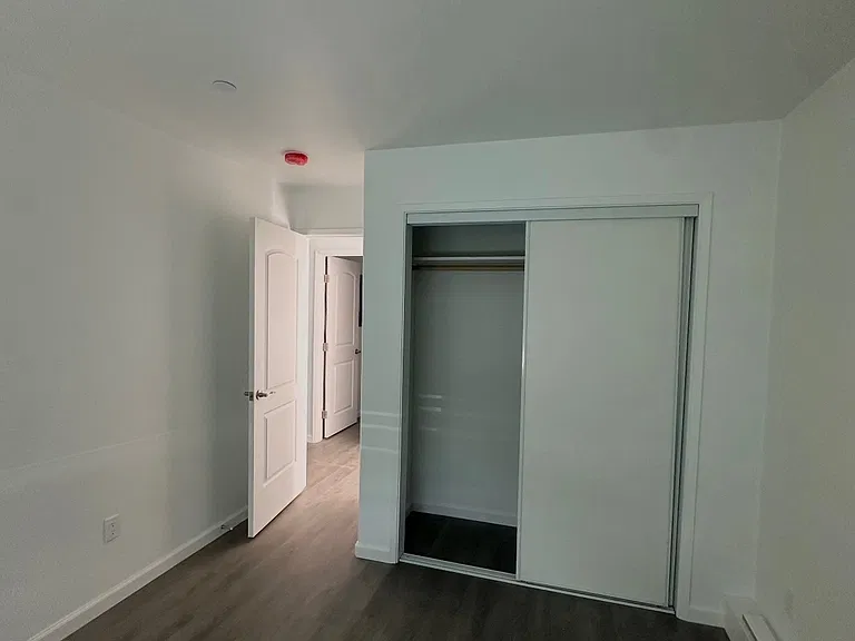 1925 Chelsea Ct — Photo 2