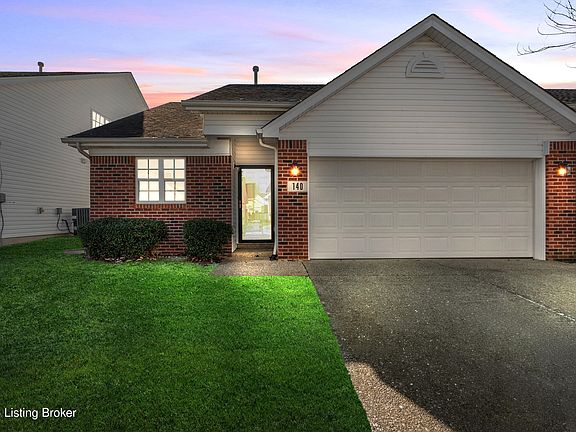 2nd image of 140 Charlton Wynde Dr
