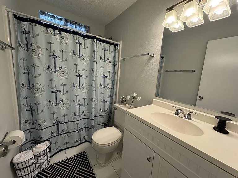 1310 NE 14th Ct #K19 — Photo 14