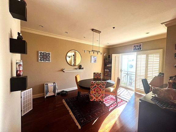 4th image of 1722 Malcolm Ave APT 401