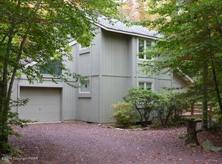 1158 Redwood Ter, Pocono Pines, PA