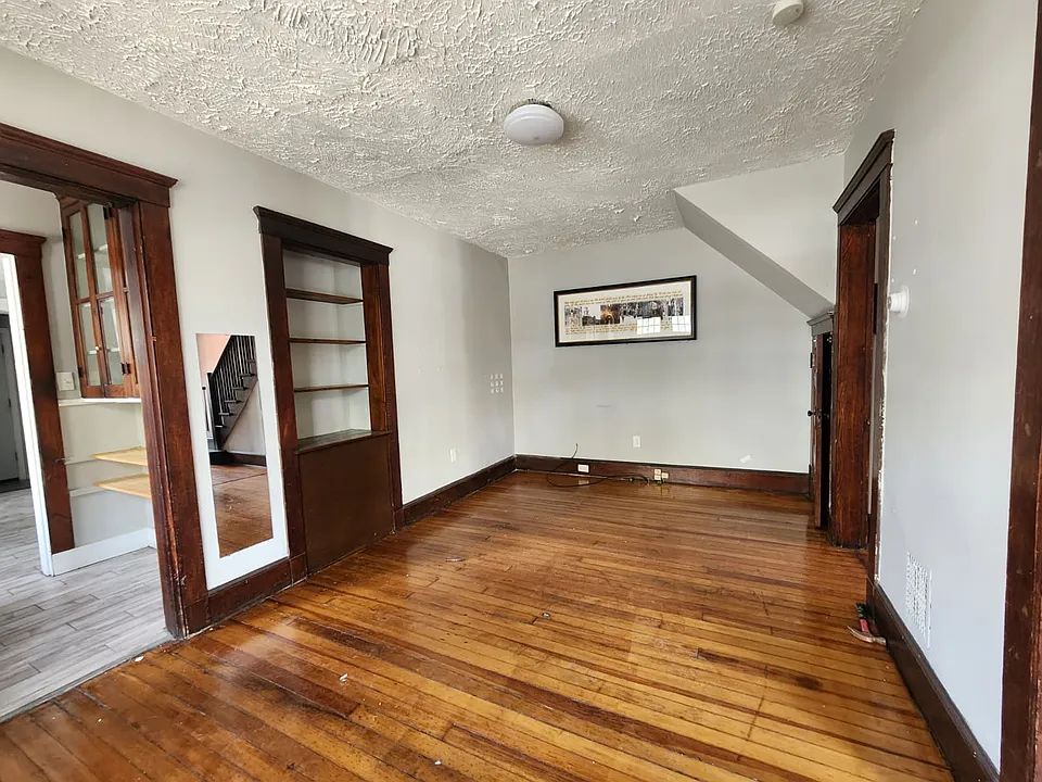 705 George St #2