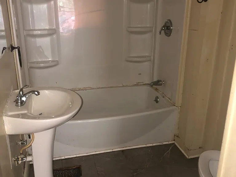 1675 E Decatur St — Photo 10