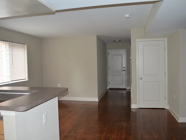 Bass Circle Apartments — Photo 14