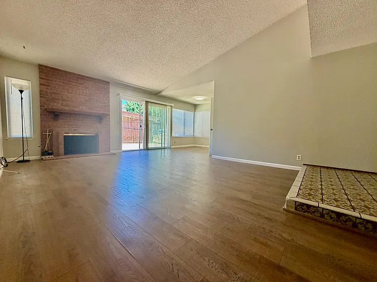 821 Saint Lucia Ct — Photo 3