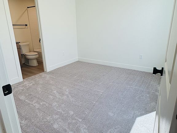 4th image of 1117 W Gossamer Ln