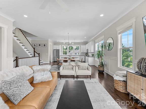4th image of 543 Greystone Rd