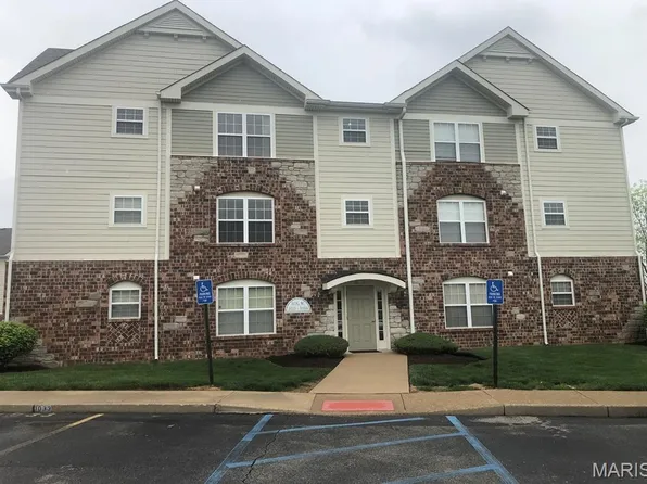 1021 Piedmont Cir, Saint Peters, MO 63304