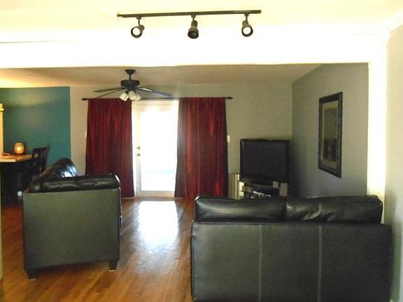 3rd image of 4009 Glenhaven Dr
