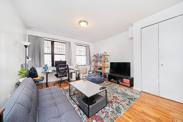 1st image of 70 W 109th St APT 2A