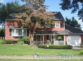 1521 Foster Rd, Warminster, PA 18974