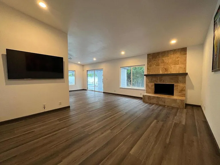 1233 E Via Escuela — Photo 36
