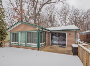 2624 Seymour Dr, Shelbyville, MI 49344
