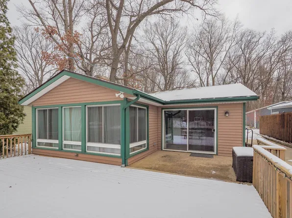 2624 Seymour Dr, Shelbyville, MI 49344