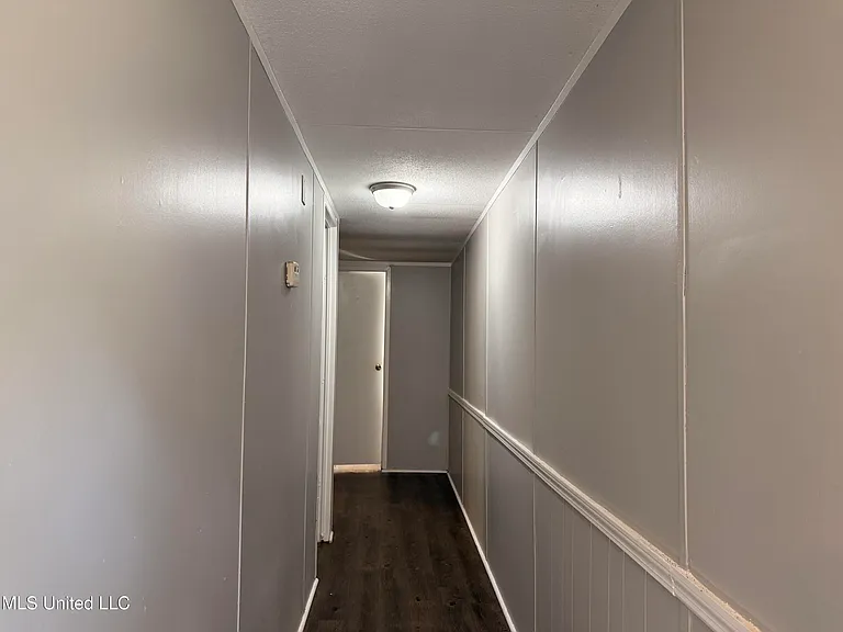 505 Hillview Ct — Photo 9