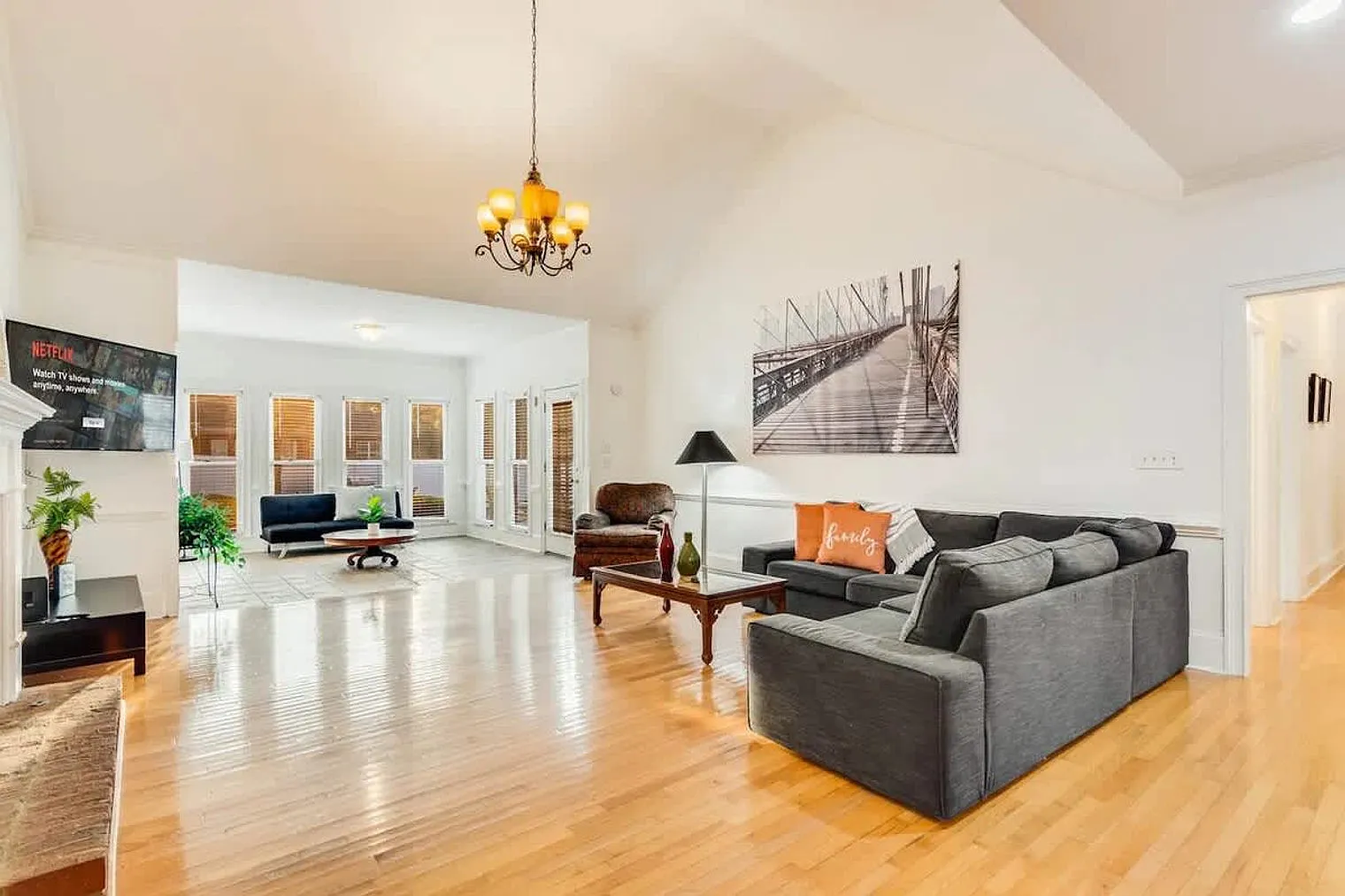 5 bed, 3.0 bath, 3778 sqft, $7,216 — Photo 3